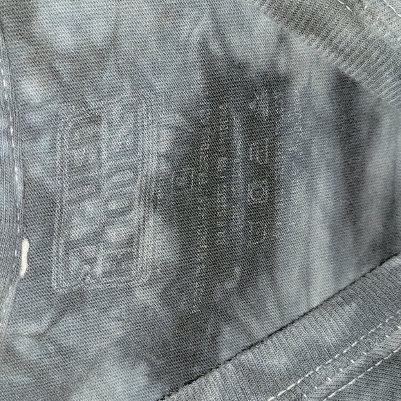 Shirt - Picture 3 of 4